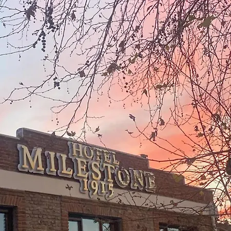 Milestone1915 Hotell *