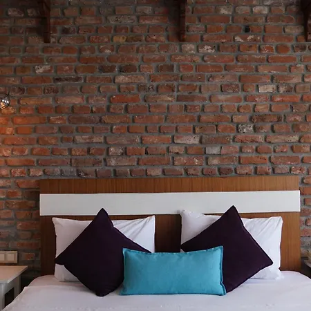 מלון Milestone1915