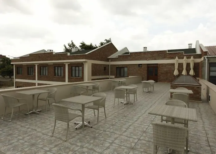 מלון Milestone1915 *