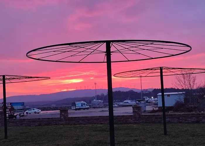 מלון Milestone1915